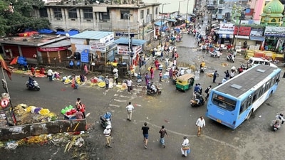A view of closed shops in the KR Market amid the Bengaluru bandh called by the Kannada activists and farmers over the release of Cauvery River water to Tamil Nadu. (ANI) A view of closed shops in the KR Market amid the Bengaluru bandh called by the Kannada activists and farmers over the release of Cauvery River water to Tamil Nadu. (ANI)