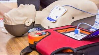 AED analyses heart rhythm and gives safe electrical shock to revive the organ. (Pic for representation) AED analyses heart rhythm and gives safe electrical shock to revive the organ. (Pic for representation)