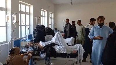 Injured victims of bomb explosion are treated at a hospital, in Mastung near Quetta, Pakistan. (AP)