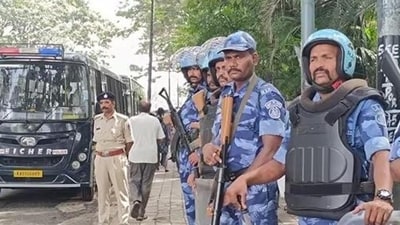 Police personnel deployed during bandh in Bengaluru. (HT Photo) Police personnel deployed during bandh in Bengaluru. (HT Photo)