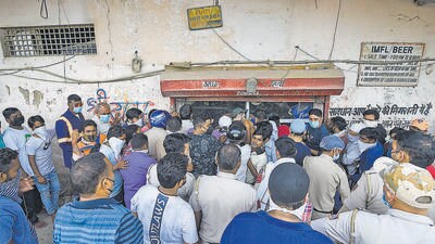 The 2020-21 Delhi excise policy was implemented in September 2022 after the 2021-22 one was scrapped after LG Saxena recommended a Central Bureau of Investigation probe into alleged irregularities in the new policy. (HT Archive) The 2020-21 Delhi excise policy was implemented in September 2022 after the 2021-22 one was scrapped after LG Saxena recommended a Central Bureau of Investigation probe into alleged irregularities in the new policy. (HT Archive)
