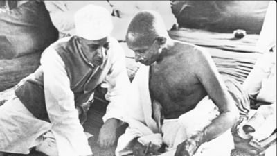 Mahatma Gandhi with Pandit Jawahar Lal Nehru Mahatma Gandhi with Pandit Jawahar Lal Nehru
