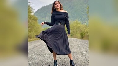 Hina's chic look is the perfect inspiration for a slightly colder season, and if you are planning a holiday or a trip to the colder areas, Hina's outfit can be your ideal look. You can style it in many different ways to suit your taste. (Instagram/@realhinakhan) Hina's chic look is the perfect inspiration for a slightly colder season, and if you are planning a holiday or a trip to the colder areas, Hina's outfit can be your ideal look. You can style it in many different ways to suit your taste. (Instagram/@realhinakhan)