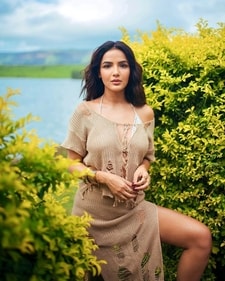 Jasmin Bhasin was recently diagnosed with terminal ileitis. Jasmin Bhasin was recently diagnosed with terminal ileitis.