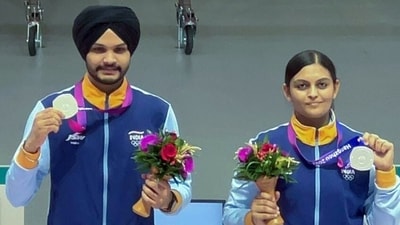 Indian shooters Divya Thadigol Subbaraju and Sarabjot Singh clinched silver medal in the 10m air pistol mixed team event at the Asian Games in Hangzhou, China (Narendra Modi Twitter) Indian shooters Divya Thadigol Subbaraju and Sarabjot Singh clinched silver medal in the 10m air pistol mixed team event at the Asian Games in Hangzhou, China (Narendra Modi Twitter)