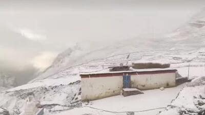 Demul village received the season’s first snowfall in Spiti valley on Saturday. (HT Photo) Demul village received the season’s first snowfall in Spiti valley on Saturday. (HT Photo)