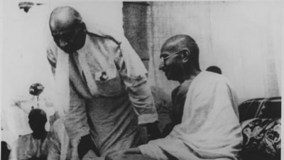 Mahatma Gandhi and Sardar Patel at the AICC meeting in Mumbai. (HT File photo) Mahatma Gandhi and Sardar Patel at the AICC meeting in Mumbai. (HT File photo)