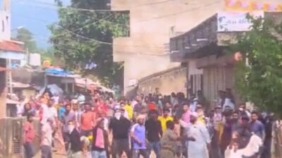 Stone pelting during Shaurya Jagran Yatra of in Gujarat’s Narmada (Twitter/ video screengrab) Stone pelting during Shaurya Jagran Yatra of in Gujarat’s Narmada (Twitter/ video screengrab)