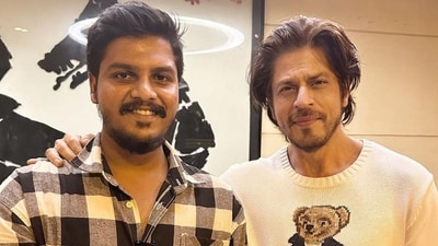 Aakash Pillay braved all odds to meet Shah Rukh Khan. (Instagram/@aakash_pillay) Aakash Pillay braved all odds to meet Shah Rukh Khan. (Instagram/@aakash_pillay)
