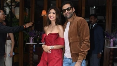 Shilpa Shetty and Abhay Deol happily posed together outside a restaurant on Saturday. The two attended a brunch as part of Hello! India's 16th anniversary celebration. Shilpa Shetty and Abhay Deol happily posed together outside a restaurant on Saturday. The two attended a brunch as part of Hello! India's 16th anniversary celebration. 