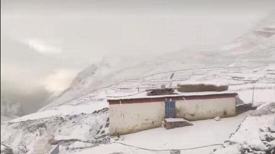 Demul village received the season’s first snowfall in Spiti valley on Saturday. (HT Photo)