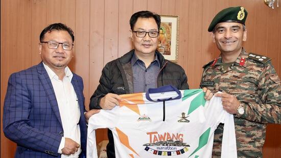 Union minister Kiren Rijiju with Local Army Commander Brig. V.S. Rajput & DC Tawang Dist. Kanki Darang in Tawang (Twitter/@KirenRijiju)