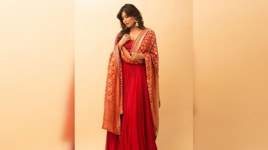 Chitrangda Singh chose to wear this ensemble to a recent event, accessorizing her look with silver jewelry including rings, bangles, and earrings.&nbsp;(Instagram/@chitrangda)