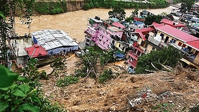 Buildings washed away in Mandi in Himachal Pradesh after torrential rains. (Reuters)