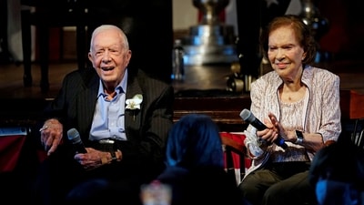 FILE PHOTO: Former U.S. President Jimmy Carter and his wife, former first lady Rosalynn Carter sit together .John Bazemore/Pool via REUTERS/File Photo (REUTERS)