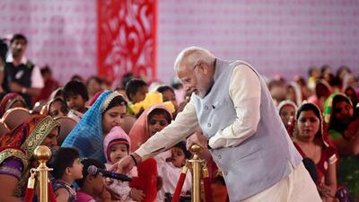 PM Narendra Modi interacts with beneficiaries of Beti Bachao Beti Padhao scheme in 2018. (PTI)