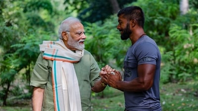 Prime Minister Narendra Modi with wrestler Ankit Baiyanpuriya participates in a special cleanliness programme under 'Swachchta hi Seva' campaign ahead of Gandhi Jayanti, in New Delhi, Sunday. (PTI) Prime Minister Narendra Modi with wrestler Ankit Baiyanpuriya participates in a special cleanliness programme under 'Swachchta hi Seva' campaign ahead of Gandhi Jayanti, in New Delhi, Sunday. (PTI)