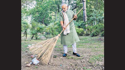 Prime Minister Narendra Modi participates in a special cleanliness programme in New Delhi on Sunday. (PTI) Prime Minister Narendra Modi participates in a special cleanliness programme in New Delhi on Sunday. (PTI)