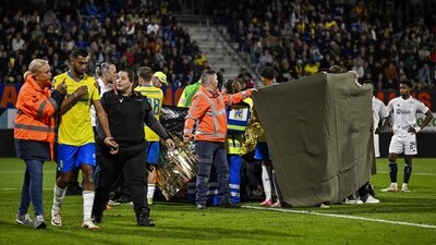 Waalwijk's Dutch goalkeeper Etienne Vaessen receives medical assistance after he collapsed during the Dutch Eredivisie match between RKC Waalwijk and Ajax Amsterdam at the Mandemakers Stadium in Waalwijk (AFP)