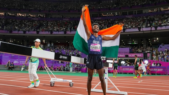 Avinash Sable dominated the field in men's 1000m steeplechase. He won gold by a big margin, registering a Games record time of 8:19.50 while second-placed Ryoma Aoki of Japan had a time 8:23.75.&nbsp;(PTI)