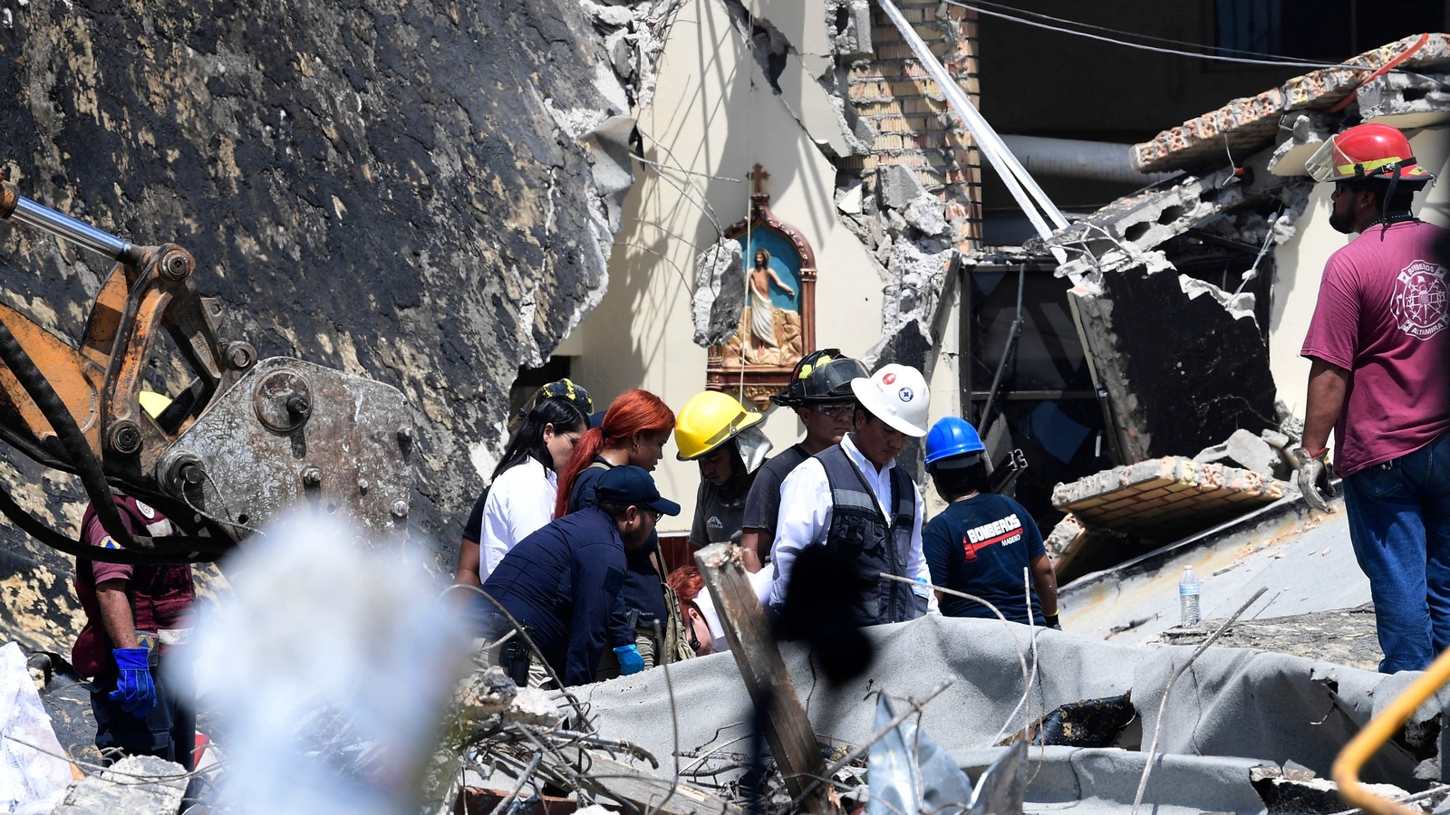 Death toll from Mexico church roof collapse rises to 11 - Vimarsana News