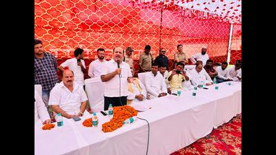 Danish Ali addressing the gathering in his Lok Sabha constituency Amroha on Monday. (HT PHOTO)