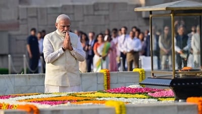 PM Modi pays tribute to Mahatma Gandhi on his 154th birth anniversary at Rajghat (Raj k Raj/Hindustan Times) PM Modi pays tribute to Mahatma Gandhi on his 154th birth anniversary at Rajghat (Raj k Raj/Hindustan Times)