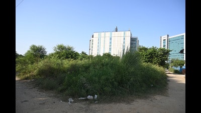 If the new location is approved, HMRTC will also drop the plan to construct a 1.85 km spur from Basai to Dwarka Expressway. (Parveen Kumar/HT Photo) If the new location is approved, HMRTC will also drop the plan to construct a 1.85 km spur from Basai to Dwarka Expressway. (Parveen Kumar/HT Photo)