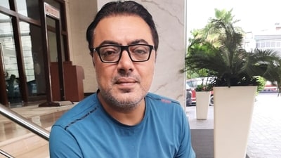 Writer Deepak Kingrani on his visit to Lucknow for shoot of his next film Bhaiyaaji (Deep Saxena/HT) Writer Deepak Kingrani on his visit to Lucknow for shoot of his next film Bhaiyaaji (Deep Saxena/HT)