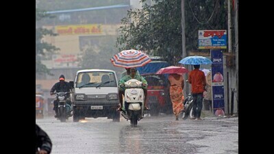 On September 22, a low-pressure belt had formed in the Bay of Bengal near the Odisha coast which moved northwest from Maharashtra, triggering local weather instability in Pune. (HT PHOTO) On September 22, a low-pressure belt had formed in the Bay of Bengal near the Odisha coast which moved northwest from Maharashtra, triggering local weather instability in Pune. (HT PHOTO)