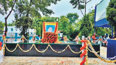 The memorial of late B P Mandal at Muroh in Madhepur. (HH, Madhepur) The memorial of late B P Mandal at Muroh in Madhepur. (HH, Madhepur)