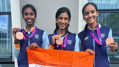 Karthika Jagadeeswaran, Heeral Sadhu, and Aarathy Kasturi Raj won bronze in women's speed skating 3000m relay team event at the 19th Asian Games (Twitter) Karthika Jagadeeswaran, Heeral Sadhu, and Aarathy Kasturi Raj won bronze in women's speed skating 3000m relay team event at the 19th Asian Games (Twitter)