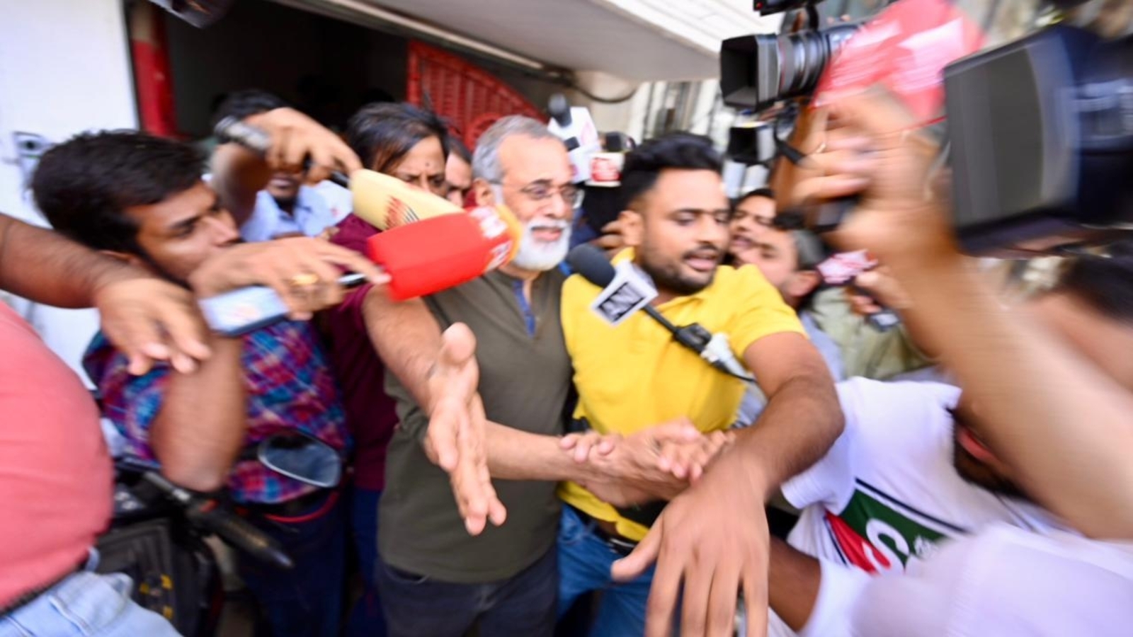 Explained: Why has the Delhi Police raided NewsClick & journalists linked to it? - Vimarsana News