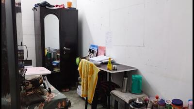 A crammed room inside a PG accommodation in Mukherjee Nagar in New Delhi. (HT Photo) A crammed room inside a PG accommodation in Mukherjee Nagar in New Delhi. (HT Photo)