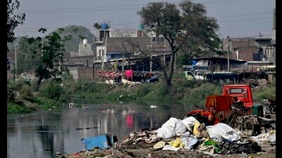 According to PPCB officials, notices were issued to these factories for violating Section 33-4 of the Water (Prevention and Control of Pollution) Act. (Gurpreet Singh/HT) According to PPCB officials, notices were issued to these factories for violating Section 33-4 of the Water (Prevention and Control of Pollution) Act. (Gurpreet Singh/HT)