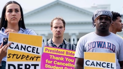 (FILES) Activists gather to rally in support of cancelling student debt, in front of the White House in Washington, DC, on August 25, 2022. After a three-and-a-half year pandemic-era pause, US federal student loans will start accumulating interest again from September 1, 2023, with repayments, set to start in October, cutting the take-home pay of millions of Americans by hundreds, and in some cases even thousands, of dollars each month. President Joe Biden unveiled a $400 billion program to forgive at least $10,000 in student loan debt. But on June 30, the US Supreme Court ruled that his administration had overstepped its authority, and struck down the student loan forgiveness program. (Photo by Stefani Reynolds / AFP) (AFP) (FILES) Activists gather to rally in support of cancelling student debt, in front of the White House in Washington, DC, on August 25, 2022. After a three-and-a-half year pandemic-era pause, US federal student loans will start accumulating interest again from September 1, 2023, with repayments, set to start in October, cutting the take-home pay of millions of Americans by hundreds, and in some cases even thousands, of dollars each month. President Joe Biden unveiled a $400 billion program to forgive at least $10,000 in student loan debt. But on June 30, the US Supreme Court ruled that his administration had overstepped its authority, and struck down the student loan forgiveness program. (Photo by Stefani Reynolds / AFP) (AFP)