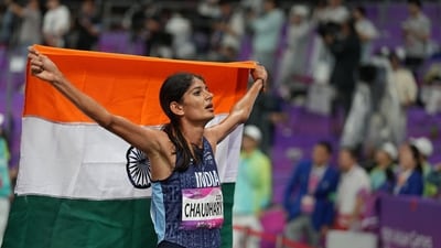 Parul was trailing for much of the last part of the race but she took gold with a push in the final metres. (PTI) Parul was trailing for much of the last part of the race but she took gold with a push in the final metres. (PTI)