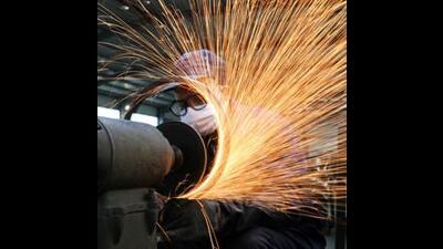 The new order index fell to 60.9 in September from 63.2 in August. Export orders fell to 55.5 in the month against 56.3 in August. (REUTERS)