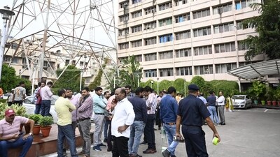 Following the second earthquake, individuals in Delhi and the National Capital Region reported significant tremors, prompting them to quickly evacuate offices and high-rise residential buildings. The Delhi Police issued an appeal, urging people to remain calm and not panic. (HT Photo) Following the second earthquake, individuals in Delhi and the National Capital Region reported significant tremors, prompting them to quickly evacuate offices and high-rise residential buildings. The Delhi Police issued an appeal, urging people to remain calm and not panic. (HT Photo)