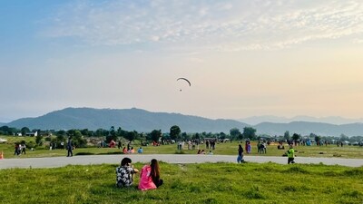 Over the years, Bir Billing has established itself as one of the top paragliding destinations in India. Bir is a great location for those looking for an aerial experience as the peak paragliding season begins in October and lasts until June. Situated in the Kangra valley of Himachal, the village is a traveller's dream, complete with snow-capped peaks, lush mountains, and delicious pahadi food. (Unsplash) Over the years, Bir Billing has established itself as one of the top paragliding destinations in India. Bir is a great location for those looking for an aerial experience as the peak paragliding season begins in October and lasts until June. Situated in the Kangra valley of Himachal, the village is a traveller's dream, complete with snow-capped peaks, lush mountains, and delicious pahadi food. (Unsplash)