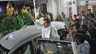 Aam Aadmi Party (AAP) MP Sanjay Singh waves after he was arrested by the Enforcement Directorate (ED) in connection with a money laundering case linked to the now-withdrawn new Delhi excise policy. (ANI) Aam Aadmi Party (AAP) MP Sanjay Singh waves after he was arrested by the Enforcement Directorate (ED) in connection with a money laundering case linked to the now-withdrawn new Delhi excise policy. (ANI)