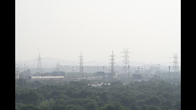 As Greater Noida’s AQI has consistently remained in the ‘poor’ category for over a week, an enforcement activity to identify violations of Grap guidelines was initiated. (Sunil Ghosh/HT Photo) As Greater Noida’s AQI has consistently remained in the ‘poor’ category for over a week, an enforcement activity to identify violations of Grap guidelines was initiated. (Sunil Ghosh/HT Photo)