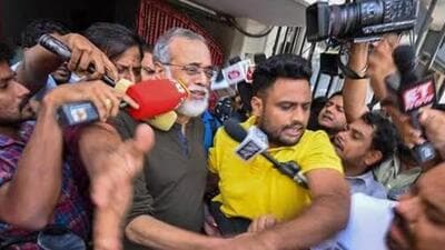 Delhi Police Special cell arrested founder- editor-in-chief of NewsClick Prabir Purkayastha from his office, on Tuesday. (Raj K Raj/ HT) Delhi Police Special cell arrested founder- editor-in-chief of NewsClick Prabir Purkayastha from his office, on Tuesday. (Raj K Raj/ HT)