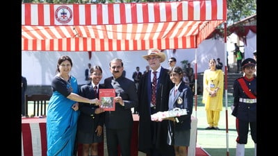 Himachal Pradesh chief minister Sukhvinder Singh Sukhu presented awards to meritorious students. (HT Photo)