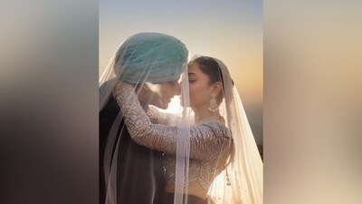 Mahira accessorised her bridal look with minimal jewellery adorned in polki, pearls, and subtle blue stones. She wore a heavy choker necklace, matching jhumkis, and a mang tika. (Instagram/@mahirahkhan) Mahira accessorised her bridal look with minimal jewellery adorned in polki, pearls, and subtle blue stones. She wore a heavy choker necklace, matching jhumkis, and a mang tika. (Instagram/@mahirahkhan)