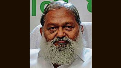 On Wednesday, Haryana home minister Anil Vij held a meeting with NHAI officials at his residence and later inspected the spot near Bandhu Nagar. (HT File Photo)