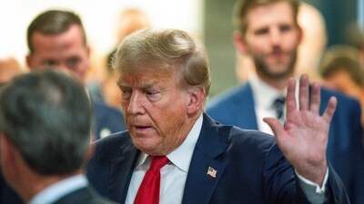 Former U.S. President Donald Trump gestures, as the trial of himself, his adult sons, the Trump Organization and others in a civil fraud case brought by state Attorney General Letitia James continues, in New York City, U.S., October 3, 2023. REUTERS/Eduardo Munoz (REUTERS)