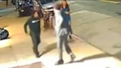 Screengrab from the video of the incident (X(Formerly Twitter)/@salmabe71077836) Screengrab from the video of the incident (X(Formerly Twitter)/@salmabe71077836)