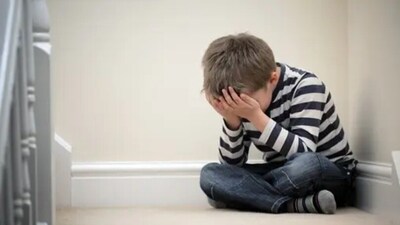 Sometimes the behavior patterns of the family members can be extremely toxic for us. "Even though family can be a source of unconditional love, they can also be one of the greatest sources of mental and emotional stress. And unfortunately, many people don’t even realize that their family member is exhibiting toxic behavior until many years later," wrote Therapist Allyson Kellum-Aguirre. Here are a few toxic behaviors of family – the Therapist noted down. (Unsplash) Sometimes the behavior patterns of the family members can be extremely toxic for us. "Even though family can be a source of unconditional love, they can also be one of the greatest sources of mental and emotional stress. And unfortunately, many people don’t even realize that their family member is exhibiting toxic behavior until many years later," wrote Therapist Allyson Kellum-Aguirre. Here are a few toxic behaviors of family – the Therapist noted down. (Unsplash)