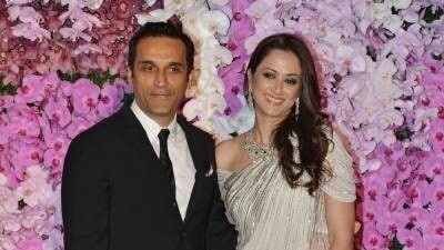 Gayatri Joshi and husband Vikas Oberoi were part of a car accident in Italy. Gayatri Joshi and husband Vikas Oberoi were part of a car accident in Italy.